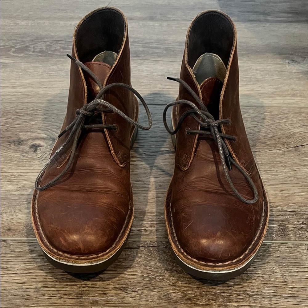 Clarks Men's Tan Leather Chukka Boots